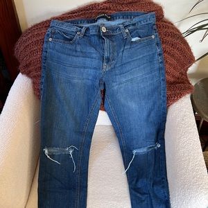Cropped Girlfriend Distressed Jean